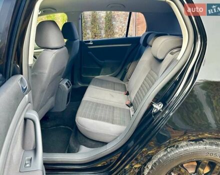 Черный Фольксваген Гольф, объемом двигателя 1.6 л и пробегом 215 тыс. км за 6300 $, фото 70 на Automoto.ua