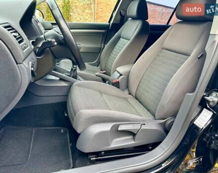 Черный Фольксваген Гольф, объемом двигателя 1.6 л и пробегом 215 тыс. км за 6300 $, фото 42 на Automoto.ua