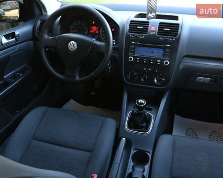 Чорний Фольксваген Гольф, об'ємом двигуна 1.4 л та пробігом 212 тис. км за 5555 $, фото 25 на Automoto.ua