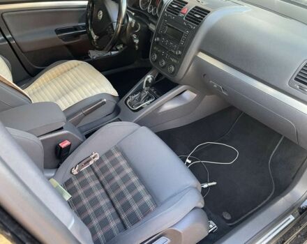 Чорний Фольксваген Гольф, об'ємом двигуна 2 л та пробігом 240 тис. км за 7600 $, фото 5 на Automoto.ua