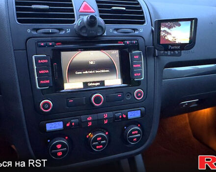 Черный Фольксваген Гольф, объемом двигателя 1.4 л и пробегом 267 тыс. км за 6900 $, фото 12 на Automoto.ua