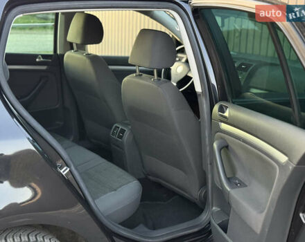 Черный Фольксваген Гольф, объемом двигателя 1.4 л и пробегом 211 тыс. км за 5690 $, фото 63 на Automoto.ua