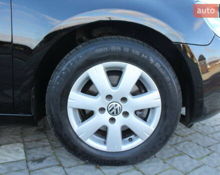 Черный Фольксваген Гольф, объемом двигателя 1.6 л и пробегом 210 тыс. км за 7350 $, фото 76 на Automoto.ua