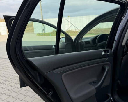 Черный Фольксваген Гольф, объемом двигателя 1.6 л и пробегом 243 тыс. км за 5999 $, фото 22 на Automoto.ua