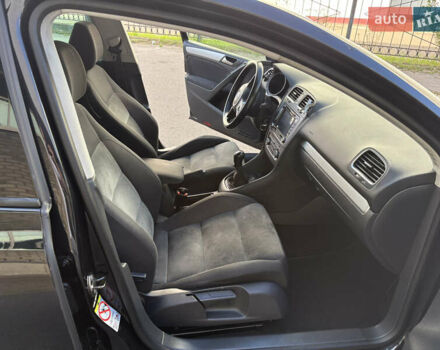 Чорний Фольксваген Гольф, об'ємом двигуна 1.39 л та пробігом 208 тис. км за 7200 $, фото 21 на Automoto.ua