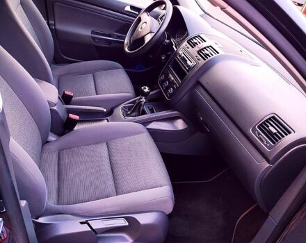 Черный Фольксваген Гольф, объемом двигателя 1.4 л и пробегом 252 тыс. км за 5599 $, фото 8 на Automoto.ua