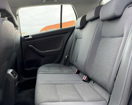 Черный Фольксваген Гольф, объемом двигателя 1.6 л и пробегом 243 тыс. км за 5999 $, фото 23 на Automoto.ua