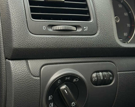 Черный Фольксваген Гольф, объемом двигателя 1.6 л и пробегом 243 тыс. км за 5999 $, фото 32 на Automoto.ua