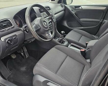 Черный Фольксваген Гольф, объемом двигателя 1.6 л и пробегом 218 тыс. км за 7900 $, фото 17 на Automoto.ua