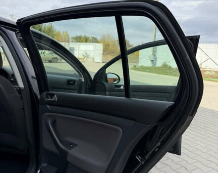 Черный Фольксваген Гольф, объемом двигателя 1.6 л и пробегом 243 тыс. км за 5999 $, фото 25 на Automoto.ua