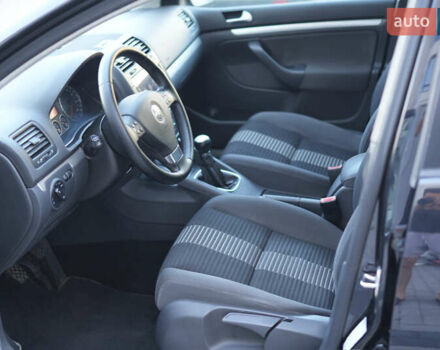 Черный Фольксваген Гольф, объемом двигателя 1.4 л и пробегом 258 тыс. км за 5999 $, фото 16 на Automoto.ua