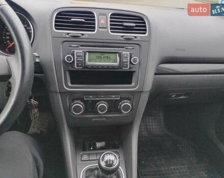 Черный Фольксваген Гольф, объемом двигателя 1.6 л и пробегом 187 тыс. км за 7800 $, фото 15 на Automoto.ua