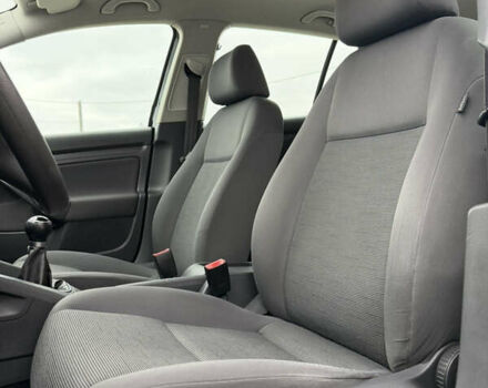 Черный Фольксваген Гольф, объемом двигателя 1.6 л и пробегом 189 тыс. км за 6650 $, фото 29 на Automoto.ua