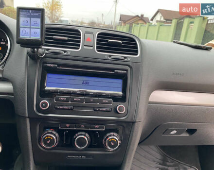 Черный Фольксваген Гольф, объемом двигателя 1.4 л и пробегом 242 тыс. км за 5699 $, фото 33 на Automoto.ua