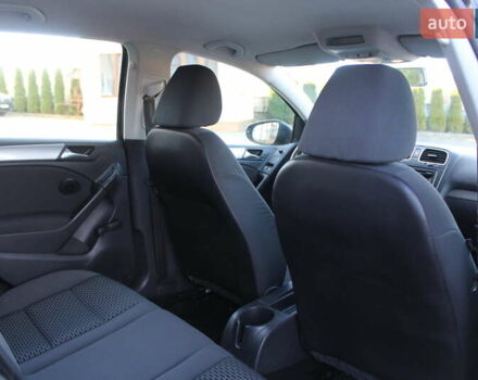 Черный Фольксваген Гольф, объемом двигателя 1.6 л и пробегом 210 тыс. км за 7590 $, фото 62 на Automoto.ua