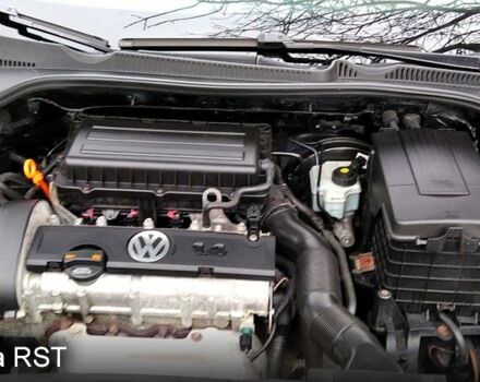 Черный Фольксваген Гольф, объемом двигателя 1.4 л и пробегом 201 тыс. км за 7000 $, фото 11 на Automoto.ua