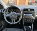 Черный Фольксваген Гольф, объемом двигателя 1.6 л и пробегом 218 тыс. км за 7750 $, фото 56 на Automoto.ua