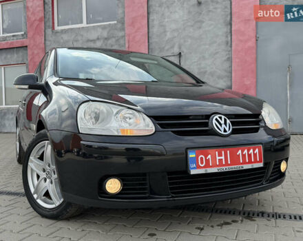 Черный Фольксваген Гольф, объемом двигателя 1.6 л и пробегом 243 тыс. км за 5999 $, фото 1 на Automoto.ua