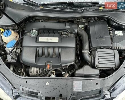 Черный Фольксваген Гольф, объемом двигателя 1.6 л и пробегом 196 тыс. км за 7000 $, фото 39 на Automoto.ua