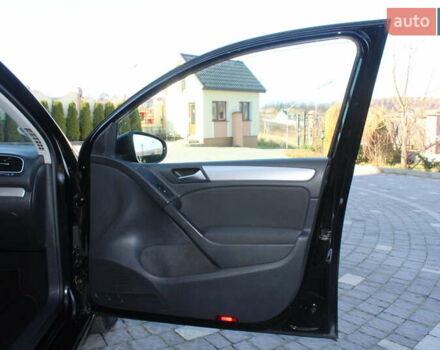 Черный Фольксваген Гольф, объемом двигателя 1.6 л и пробегом 210 тыс. км за 7350 $, фото 69 на Automoto.ua