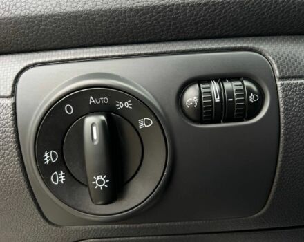 Черный Фольксваген Гольф, объемом двигателя 1.4 л и пробегом 208 тыс. км за 9200 $, фото 12 на Automoto.ua