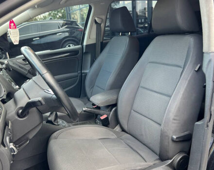 Черный Фольксваген Гольф, объемом двигателя 1.4 л и пробегом 218 тыс. км за 7000 $, фото 6 на Automoto.ua