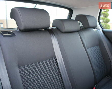 Черный Фольксваген Гольф, объемом двигателя 1.6 л и пробегом 210 тыс. км за 7590 $, фото 63 на Automoto.ua