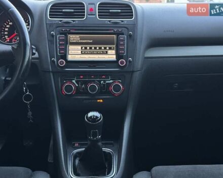 Чорний Фольксваген Гольф, об'ємом двигуна 1.39 л та пробігом 196 тис. км за 7100 $, фото 41 на Automoto.ua