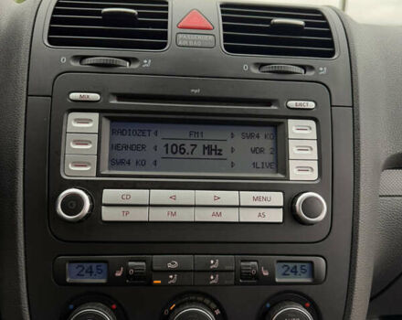 Черный Фольксваген Гольф, объемом двигателя 1.6 л и пробегом 189 тыс. км за 6650 $, фото 45 на Automoto.ua