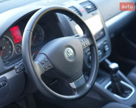 Черный Фольксваген Гольф, объемом двигателя 1.4 л и пробегом 258 тыс. км за 5999 $, фото 13 на Automoto.ua