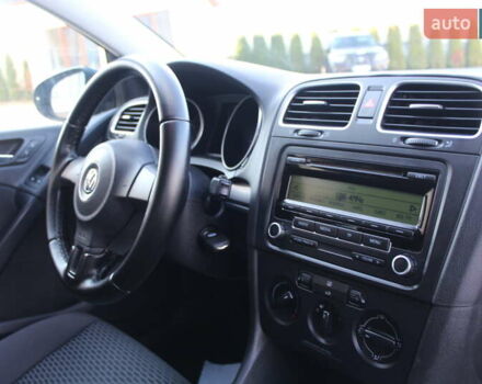 Черный Фольксваген Гольф, объемом двигателя 1.6 л и пробегом 210 тыс. км за 7590 $, фото 71 на Automoto.ua