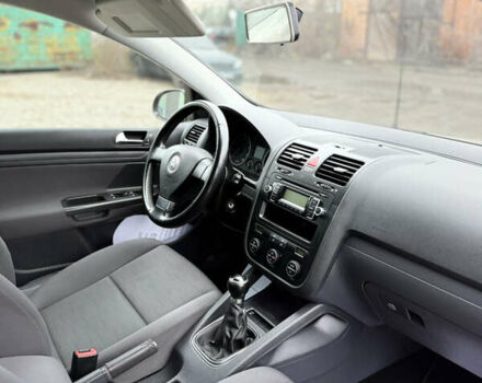 Черный Фольксваген Гольф, объемом двигателя 1.6 л и пробегом 185 тыс. км за 6999 $, фото 7 на Automoto.ua