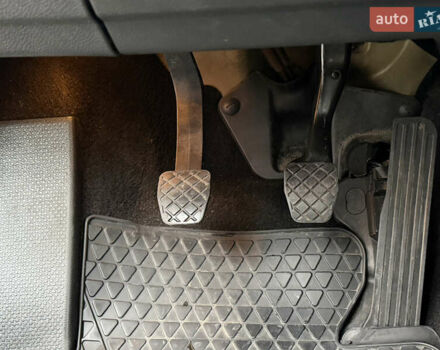 Черный Фольксваген Гольф, объемом двигателя 1.6 л и пробегом 189 тыс. км за 6650 $, фото 47 на Automoto.ua