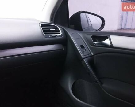 Черный Фольксваген Гольф, объемом двигателя 1.6 л и пробегом 214 тыс. км за 8200 $, фото 17 на Automoto.ua