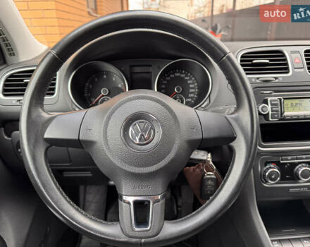 Черный Фольксваген Гольф, объемом двигателя 1.39 л и пробегом 193 тыс. км за 7600 $, фото 6 на Automoto.ua