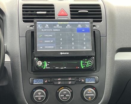 Черный Фольксваген Гольф, объемом двигателя 1.6 л и пробегом 167 тыс. км за 6999 $, фото 11 на Automoto.ua