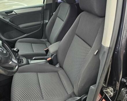 Черный Фольксваген Гольф, объемом двигателя 1.6 л и пробегом 218 тыс. км за 7900 $, фото 18 на Automoto.ua