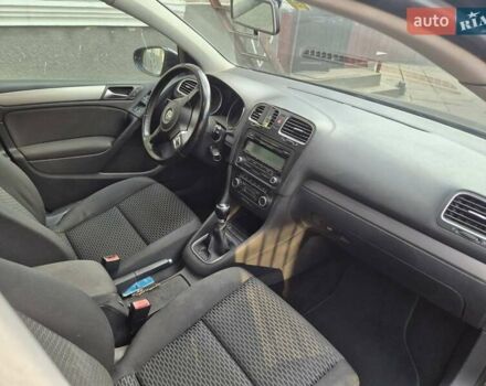 Черный Фольксваген Гольф, объемом двигателя 1.6 л и пробегом 217 тыс. км за 6500 $, фото 8 на Automoto.ua