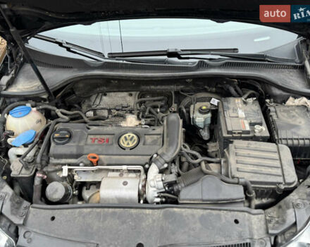 Чорний Фольксваген Гольф, об'ємом двигуна 1.39 л та пробігом 219 тис. км за 5750 $, фото 16 на Automoto.ua