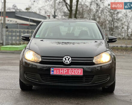 Черный Фольксваген Гольф, объемом двигателя 1.6 л и пробегом 241 тыс. км за 7999 $, фото 1 на Automoto.ua