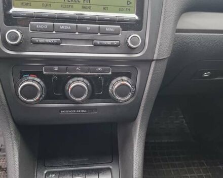 Чорний Фольксваген Гольф, об'ємом двигуна 1.39 л та пробігом 209 тис. км за 7400 $, фото 12 на Automoto.ua