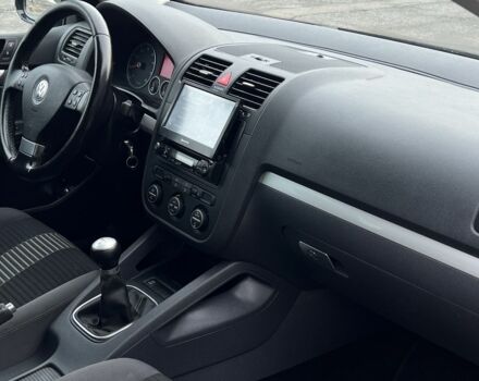 Черный Фольксваген Гольф, объемом двигателя 1.6 л и пробегом 167 тыс. км за 6999 $, фото 9 на Automoto.ua