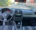 Черный Фольксваген Гольф, объемом двигателя 1.4 л и пробегом 177 тыс. км за 6500 $, фото 21 на Automoto.ua