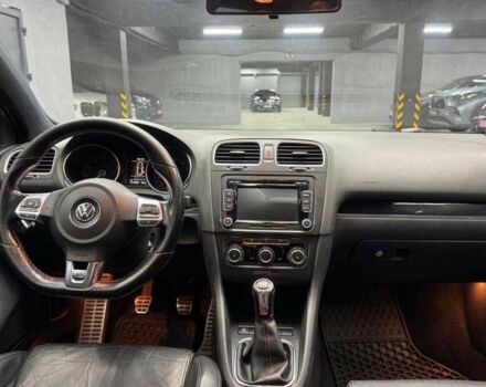 Фольксваген Гольф 2009 в Черновцах на Automoto.ua Черный Фольксваген Гольф, объемом двигателя 2 л и пробегом 250 тыс. км за 9800 $, фото 11 на Automoto.ua