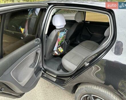 Черный Фольксваген Гольф, объемом двигателя 1.6 л и пробегом 196 тыс. км за 7000 $, фото 20 на Automoto.ua