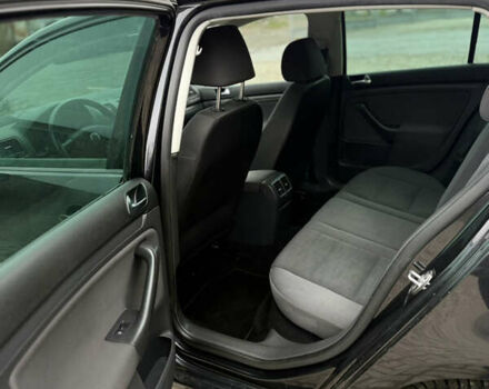 Черный Фольксваген Гольф, объемом двигателя 1.6 л и пробегом 185 тыс. км за 6999 $, фото 19 на Automoto.ua