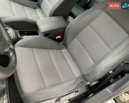 Черный Фольксваген Гольф, объемом двигателя 1.39 л и пробегом 240 тыс. км за 7550 $, фото 17 на Automoto.ua