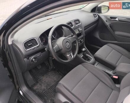 Черный Фольксваген Гольф, объемом двигателя 1.6 л и пробегом 187 тыс. км за 7800 $, фото 12 на Automoto.ua