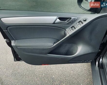 Черный Фольксваген Гольф, объемом двигателя 1.6 л и пробегом 247 тыс. км за 7950 $, фото 59 на Automoto.ua