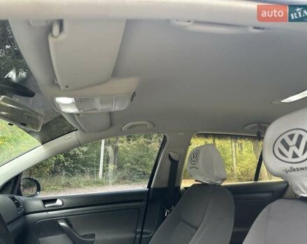 Черный Фольксваген Гольф, объемом двигателя 1.6 л и пробегом 196 тыс. км за 7000 $, фото 22 на Automoto.ua